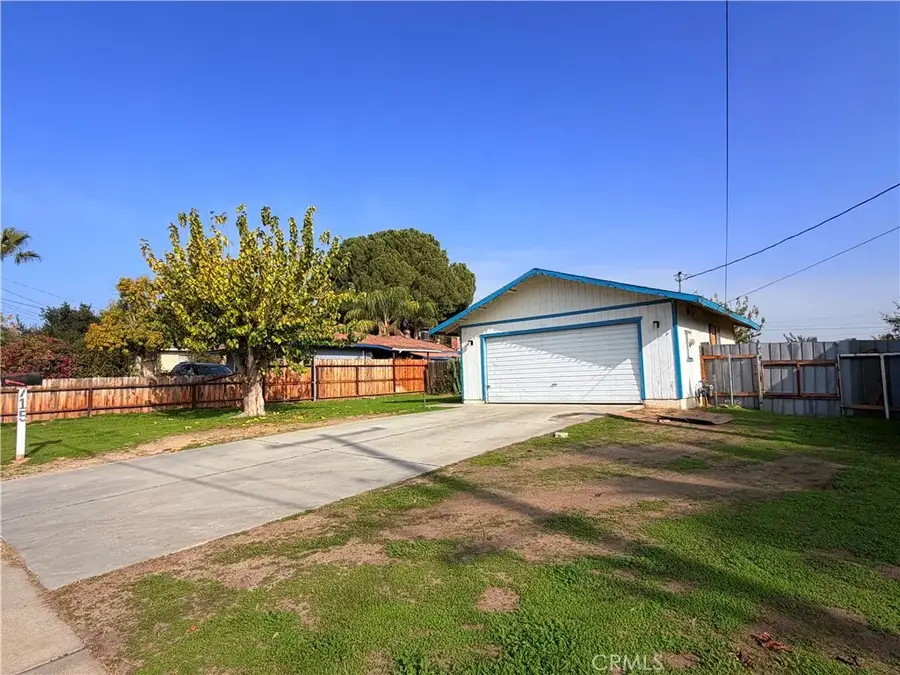 715 Crane Street, Bakersfield, CA 93306 - Image #2