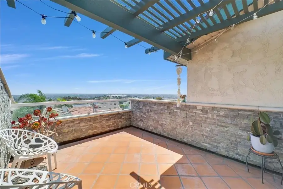 2215 Molino Avenue #B, Signal Hill, CA 90755 - Image #2