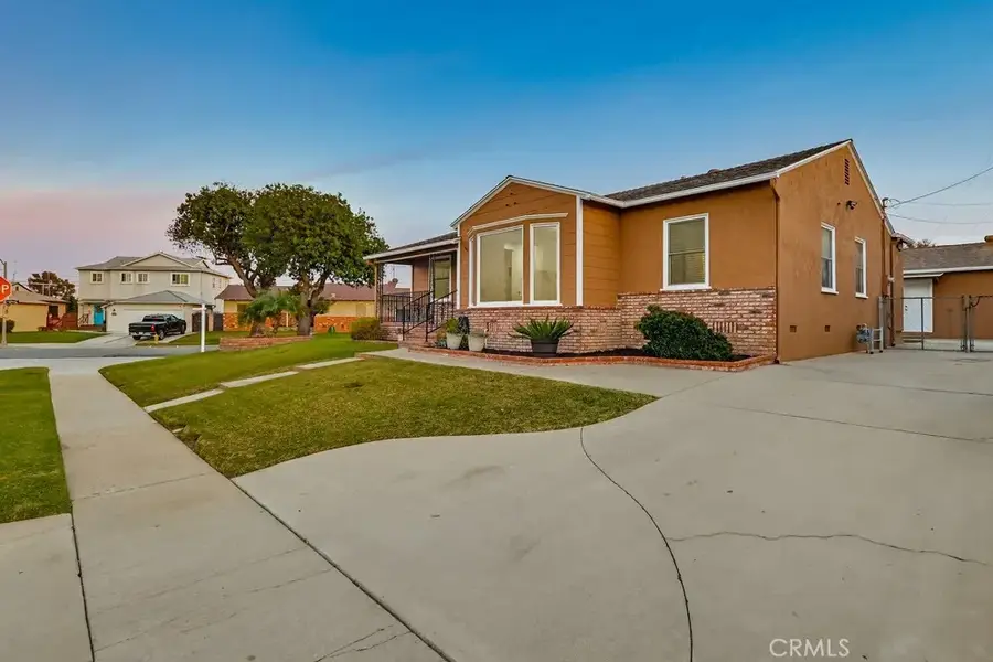 2836 Flangel, Lakewood, CA 90712 - Image #2