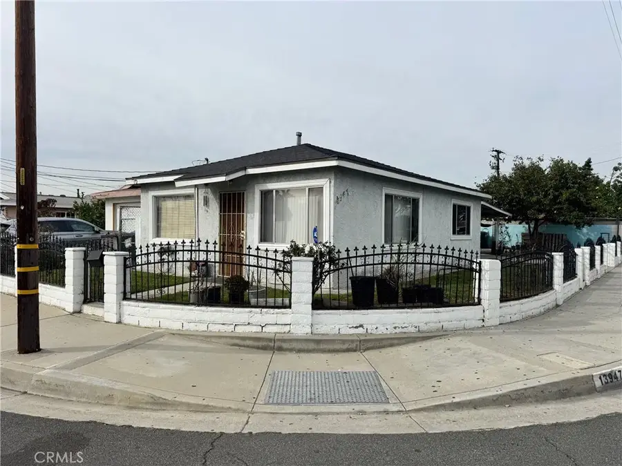 13947 Downey, Paramount, CA 90723 - #2