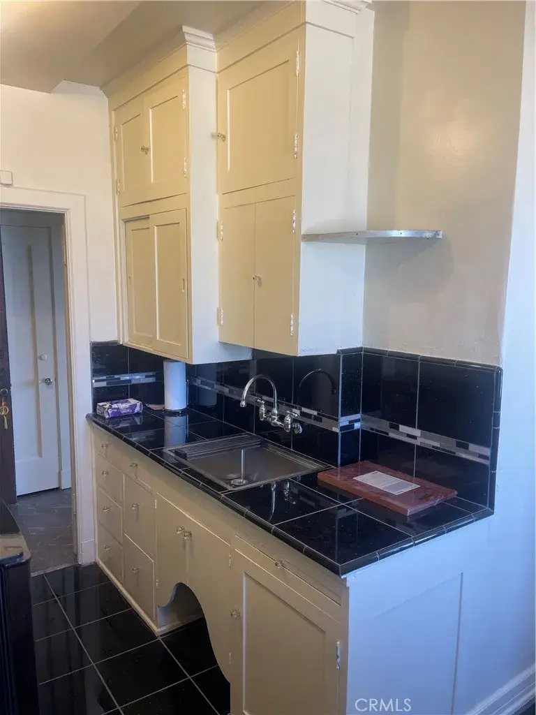 315 W 3rd Street #710, Long Beach, CA 90802 - #3