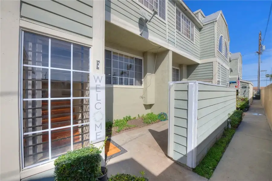 16331 Cornuta Avenue #E, Bellflower, CA 90706 - #3