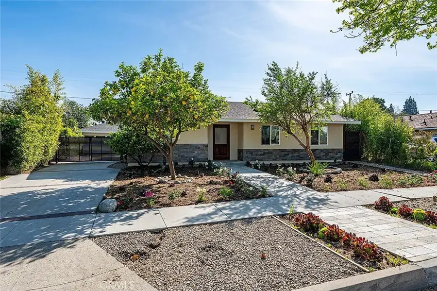 6152 E Rosebay Street, Long Beach, CA 90808 - #2