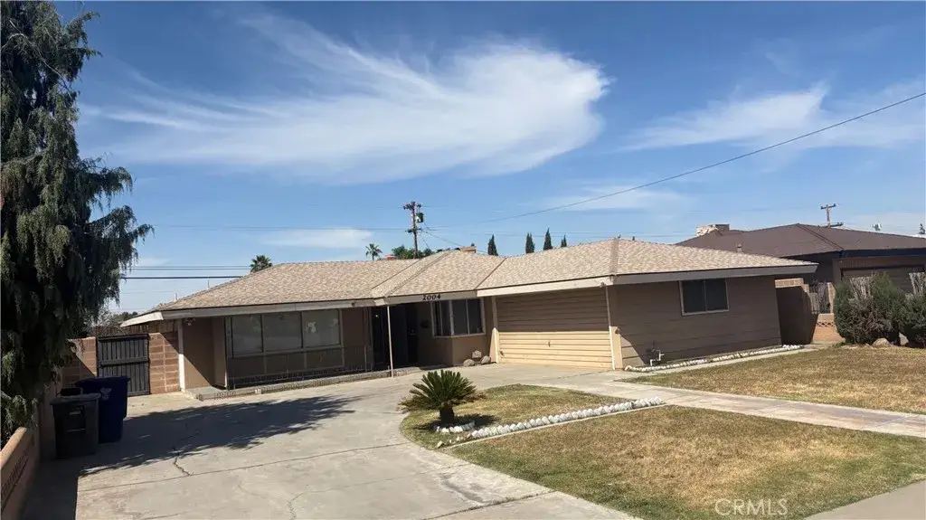 2004 Julian, Bakersfield, CA 93304 - #1