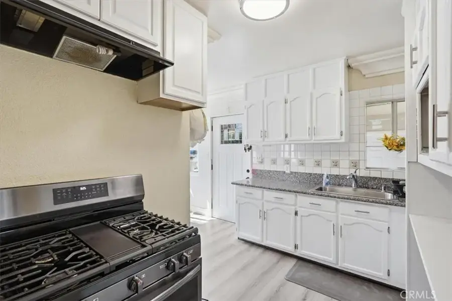 1055 W Pine, Santa Ana, CA 92703 - #3