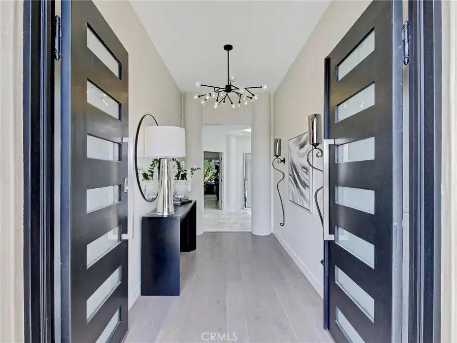 4557 Don Timoteo Drive, Los Angeles, CA 90008 - #3