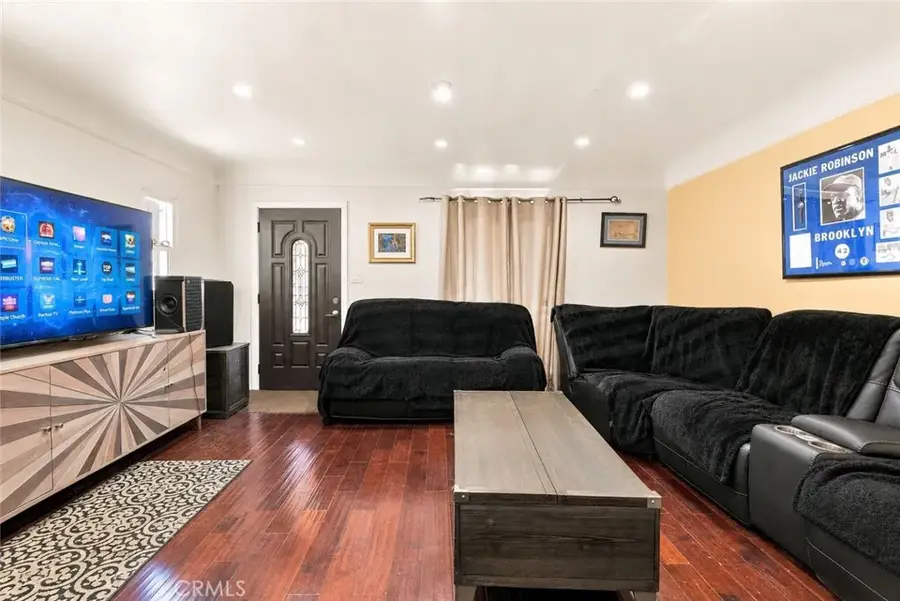 8701 Menlo, Los Angeles, CA 90044 - #2