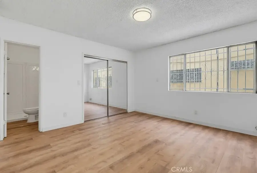 721 W 54th Street, Los Angeles, CA 90037 - #2
