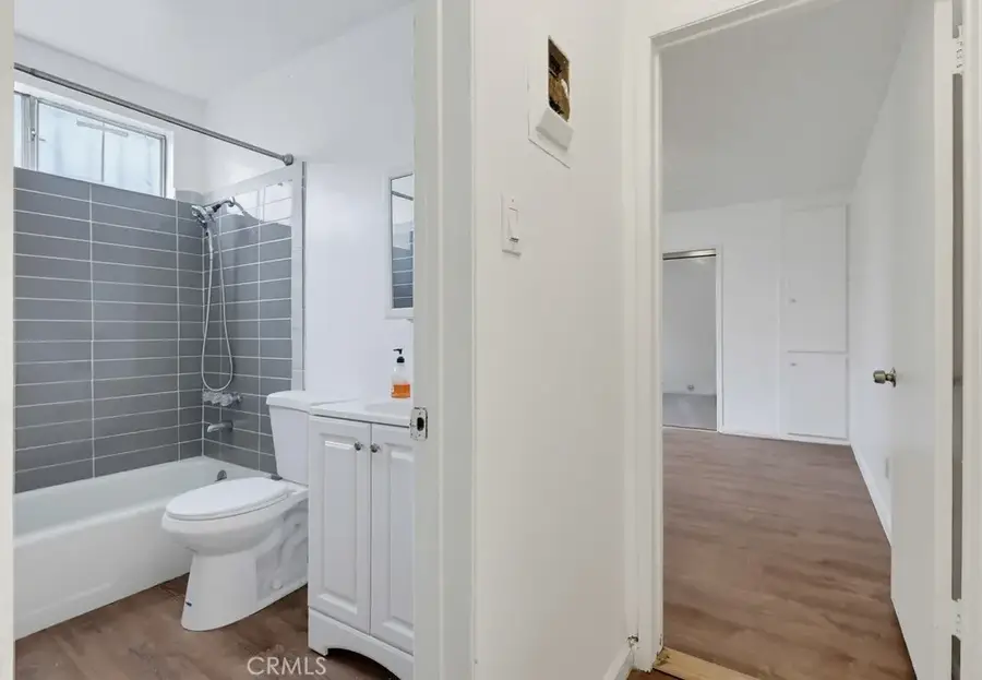 721 W 54th Street, Los Angeles, CA 90037 - #3