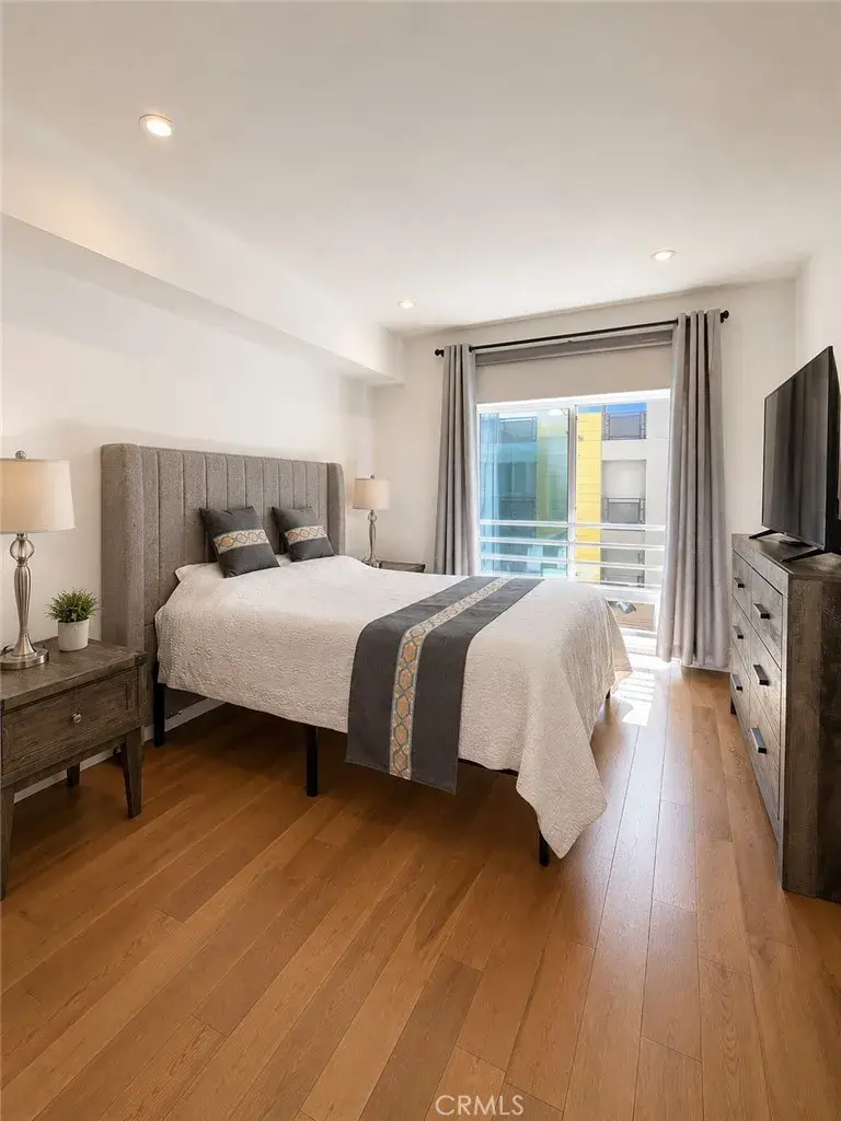 2939 Leeward Ave #420, Los Angeles, CA 90005 - #3