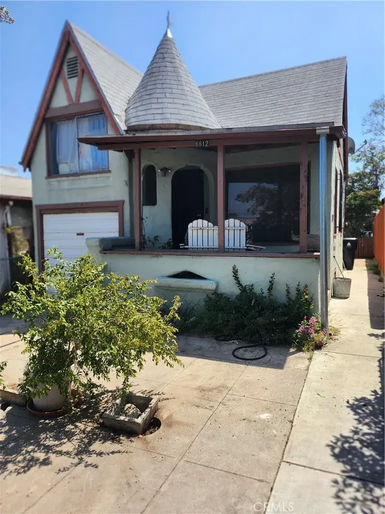 6812 S Van Ness, Los Angeles, CA 90047 - #1