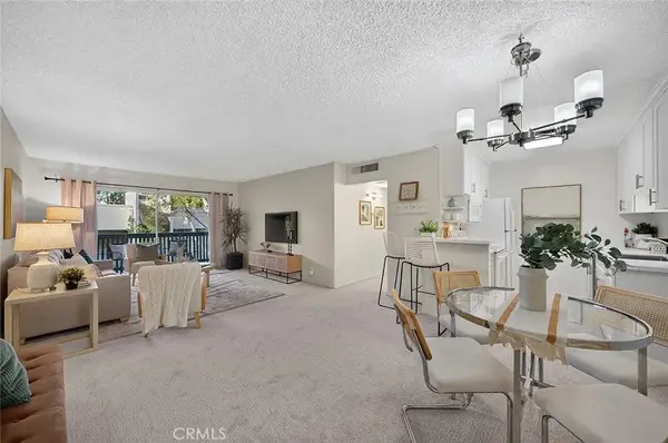 576 N Bellflower #320, Long Beach, CA 90814