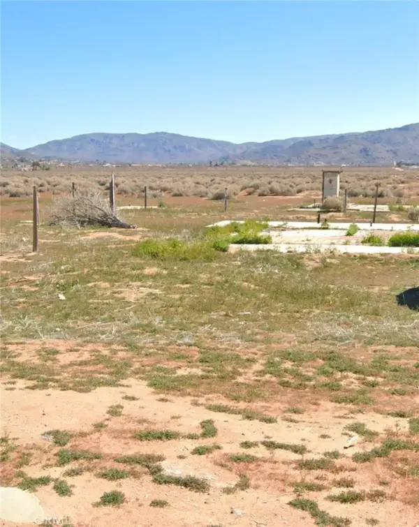22724 Thunderbird Road, Apple Valley, CA 92307