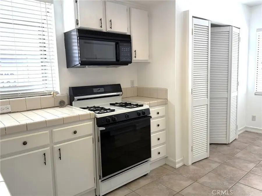 9906 Owensmouth #12, Chatsworth, CA 91311 - #3