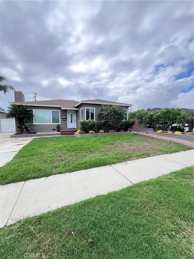 9044 Oak St., Bellflower, CA 90706 - #2