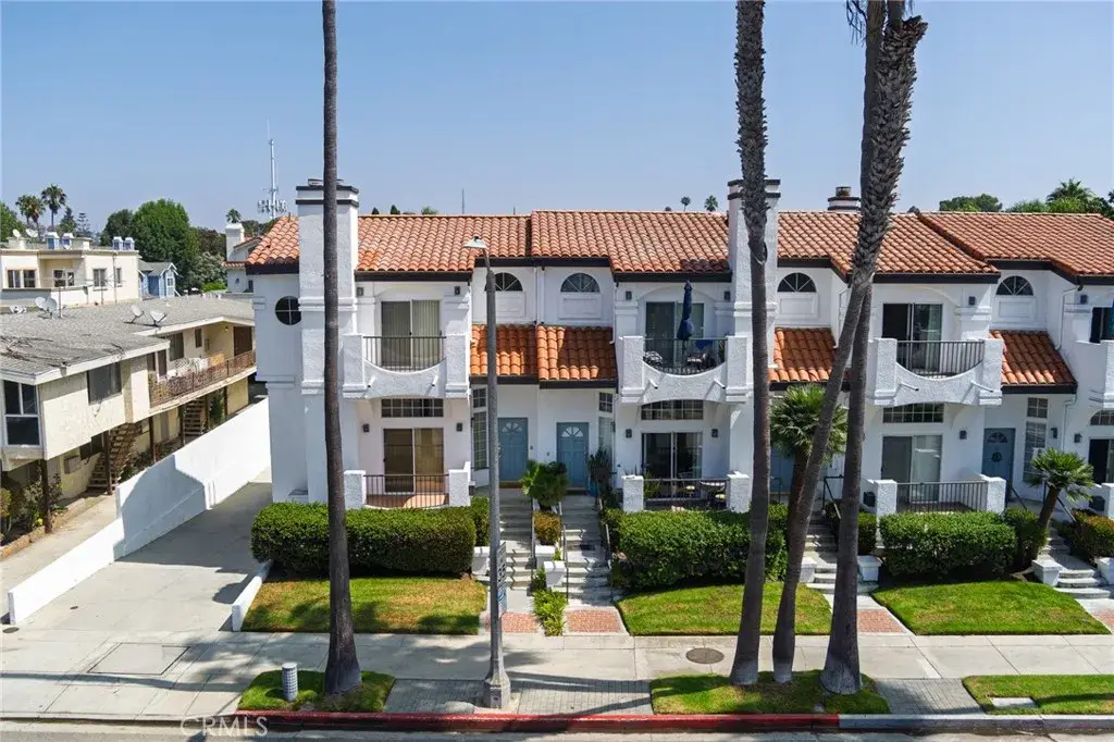 200 N Catalina Avenue #F, Redondo Beach, CA 90277 - Image #1