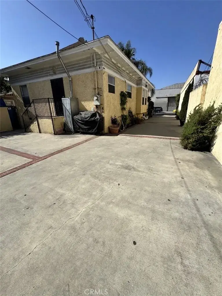 717 E 24th Street, Los Angeles, CA 90011 - #3