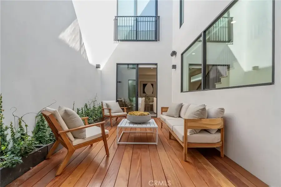 11823 Tennessee Avenue, Los Angeles, CA 90064 - Image #2
