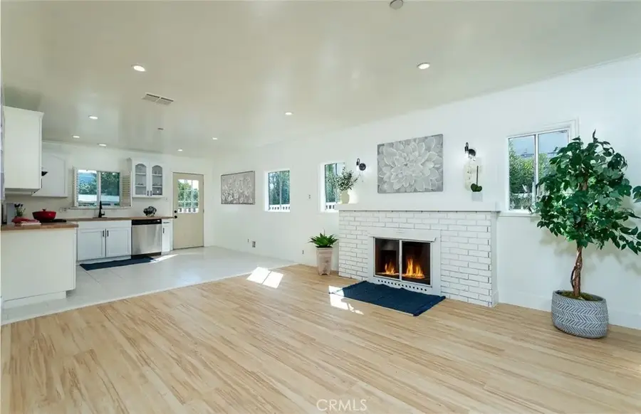 1128 Raleigh Street, Glendale, CA 91205 - Image #2