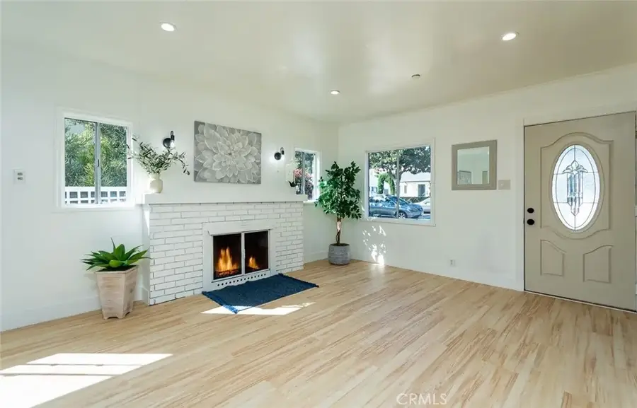 1128 Raleigh Street, Glendale, CA 91205 - Image #3