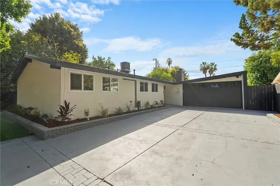 8223 Garden Grove Avenue, Reseda, CA 91335 - Image #2