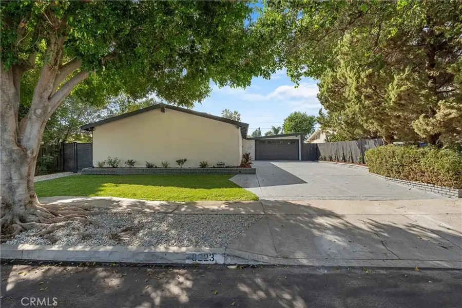 8223 Garden Grove Avenue, Reseda, CA 91335 - Image #3