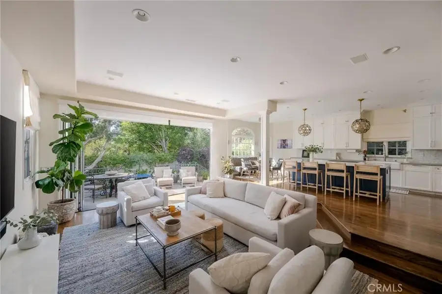 2001 Agnes Rd, Manhattan Beach, CA 90266 - Image #2