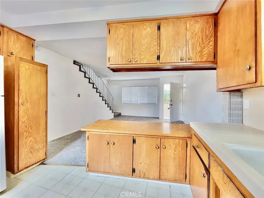 13921 Hawthorne Way, Hawthorne, CA 90250 - Image #3