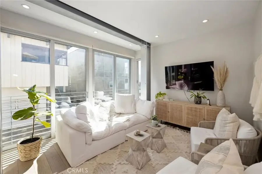 125 16th Place, Manhattan Beach, CA 90266 - Image #3