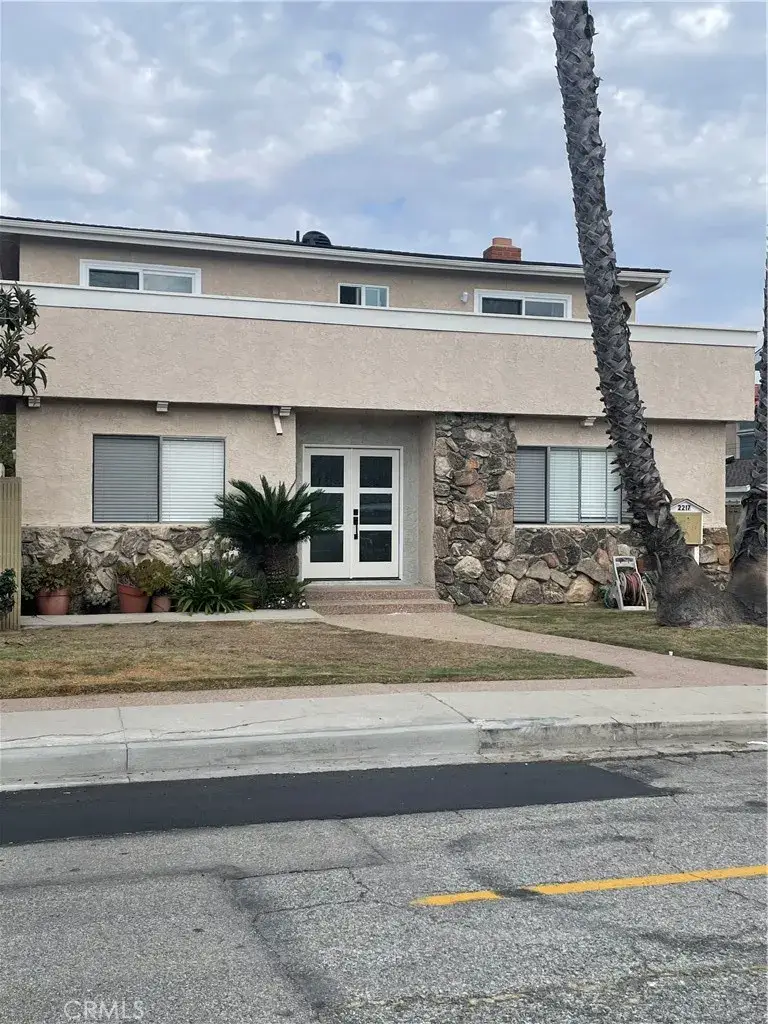 2217 Voorhees Avenue, Redondo Beach, CA 90278 - Image #2