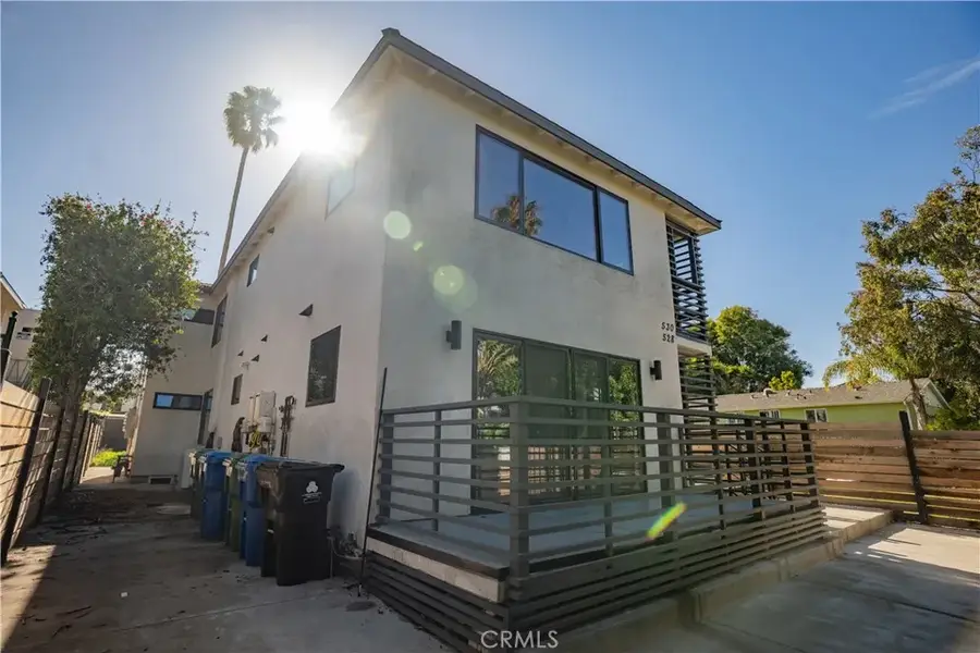 528 Westminster Avenue, Venice, CA 90291 - Image #2