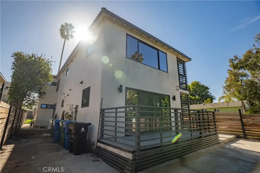 528 Westminster Avenue, Venice, CA 90291 - Image #2