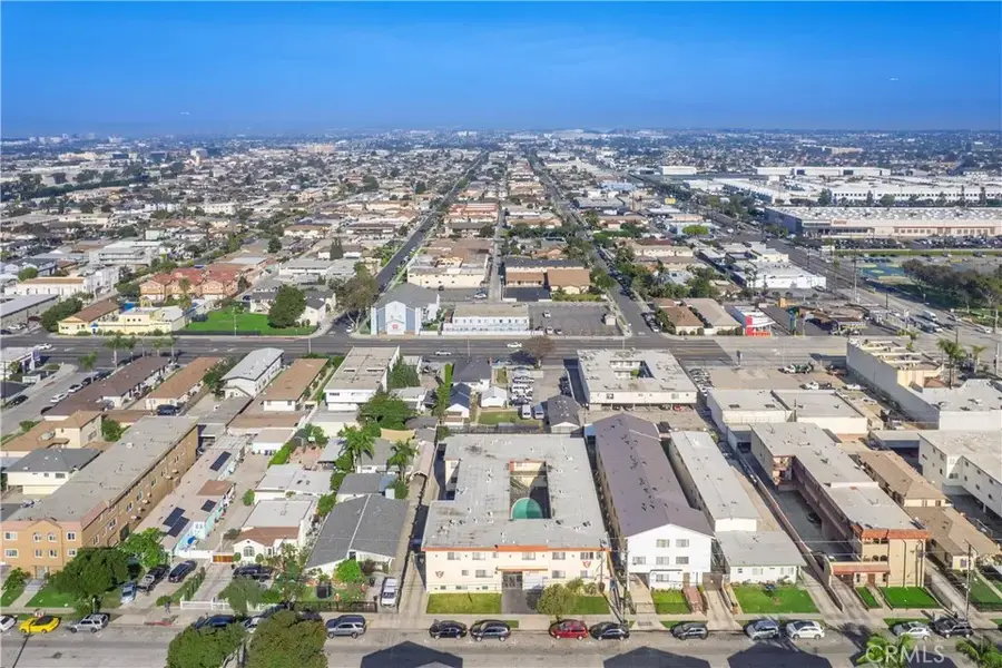 4055 W 129th St, Hawthorne, CA 90250 - #2