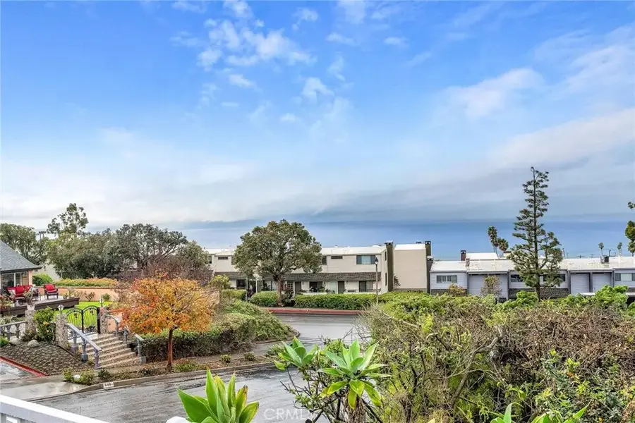641 Via Los Miradores, Redondo Beach, CA 90277 - Image #3