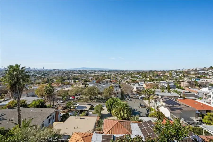 1995 Molino Avenue #302, Signal Hill, CA 90755 - #2