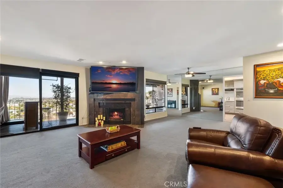 1995 Molino Avenue #302, Signal Hill, CA 90755 - #3