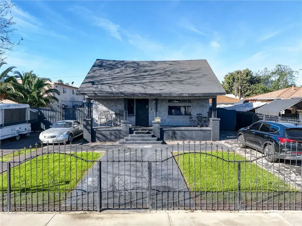 11113 Berendo Avenue, Los Angeles, CA 90044 - Image #1