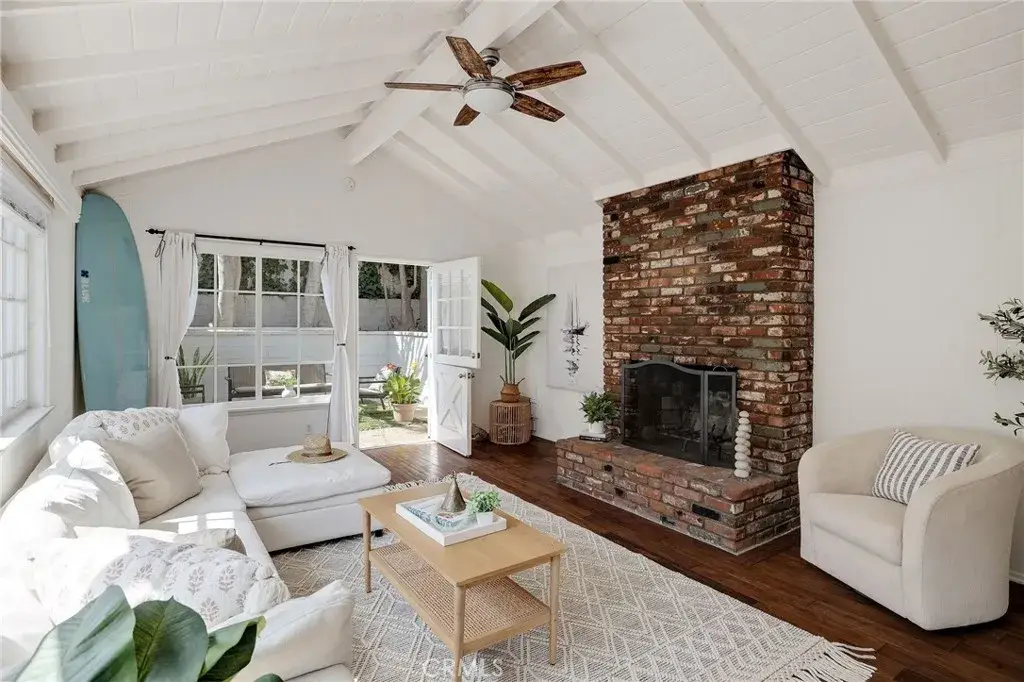 525 Manhattan Beach Blvd, Manhattan Beach, CA 90266 - #1