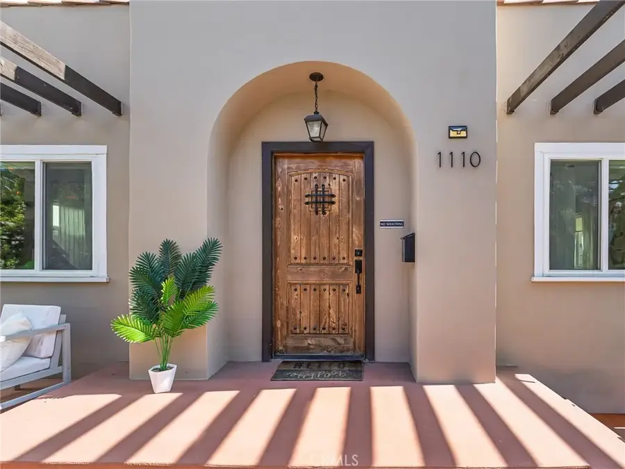 1110 Queen Anne, Los Angeles, CA 90019 - Image #3