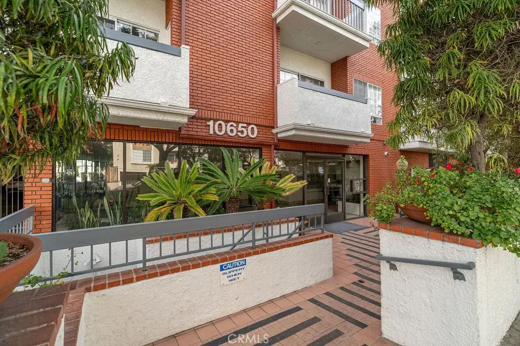 10650 Kinnard #302, Los Angeles, CA 90024 - Image #1