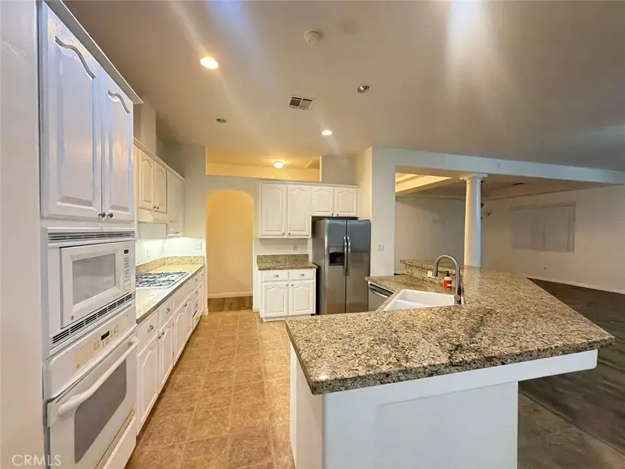 207 Riesling Vines Street, Bakersfield, CA 93314 - #3