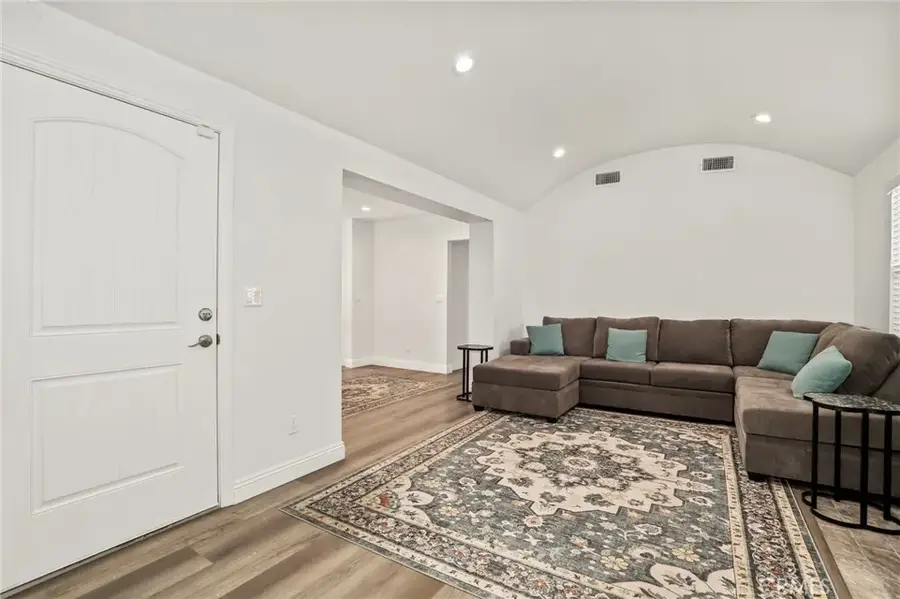 7827 La Salle, Los Angeles, CA 90047 - #3