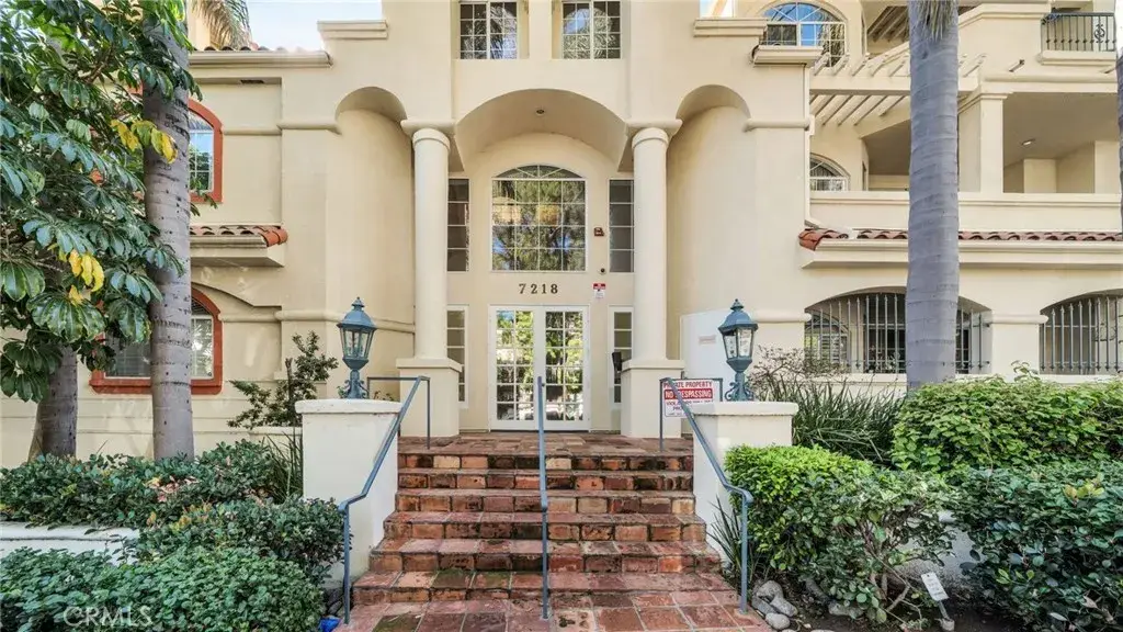 7218 Hillside Avenue #202, Los Angeles, CA 90046 - #1