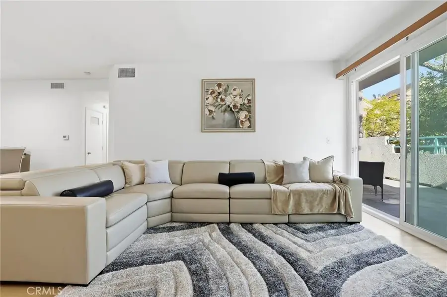 434 E Spruce Avenue #106, Inglewood, CA 90301 - #3