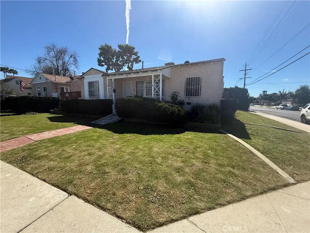 1128 W Dolores, Wilmington, CA 90744 - #1