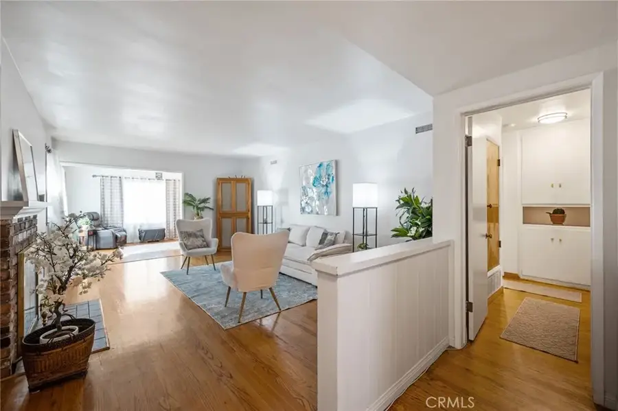 10725 S 8th Avenue, Inglewood, CA 90303 - #3