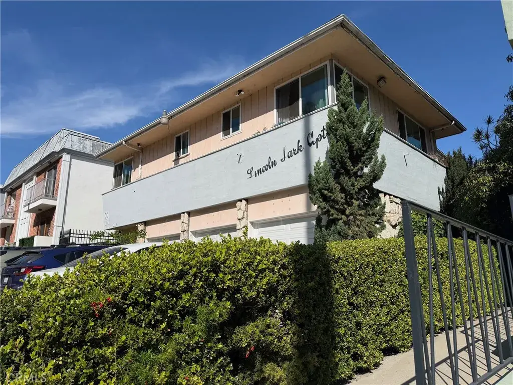 1129 Lincoln Boulevard, Santa Monica, CA 90403 - #1