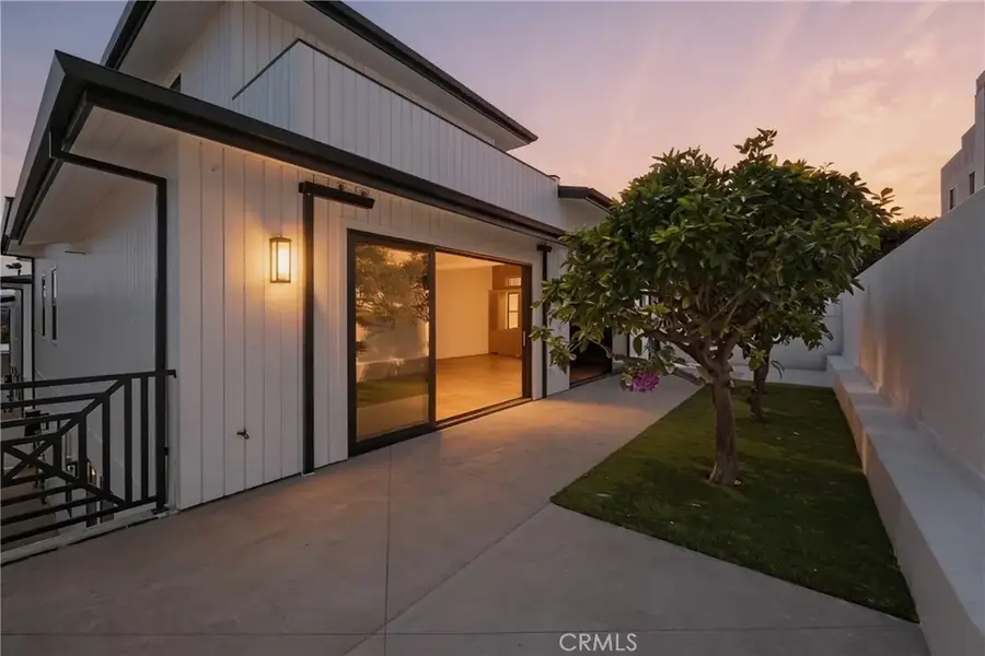 2111 Clark #B, Redondo Beach, CA 90278 - #2