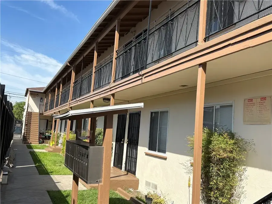 1885 Locust, Long Beach, CA 90806 - #2