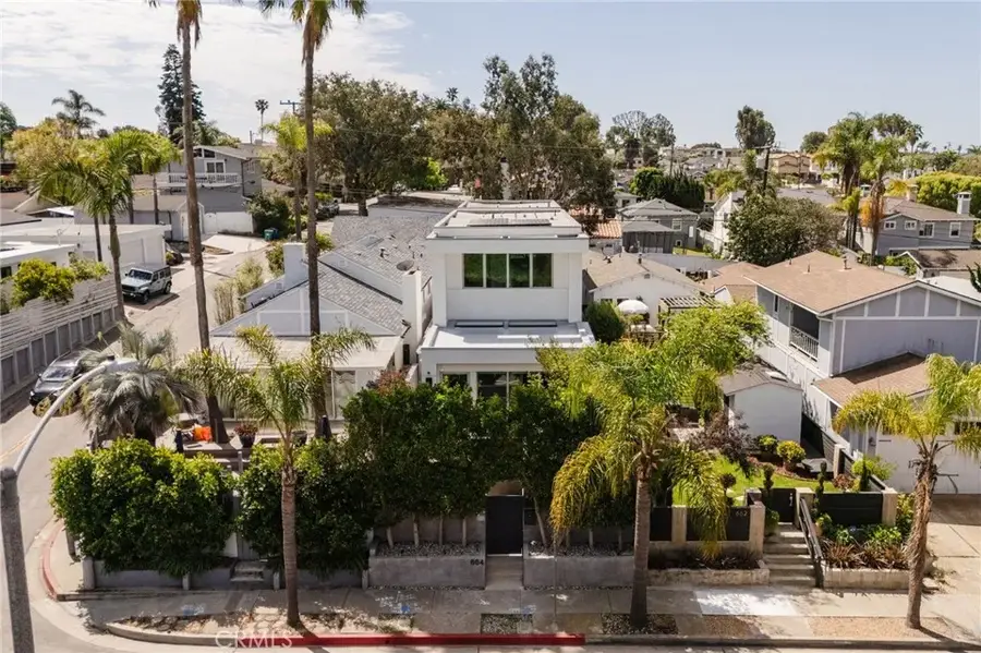 664 Rosecrans Avenue, Manhattan Beach, CA 90266 - #2
